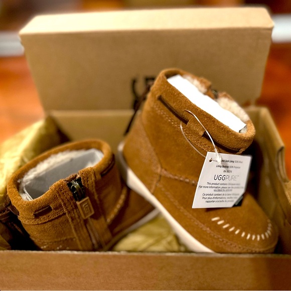 UGG Other - UGG Toddler Cali Moc (Sz 7)